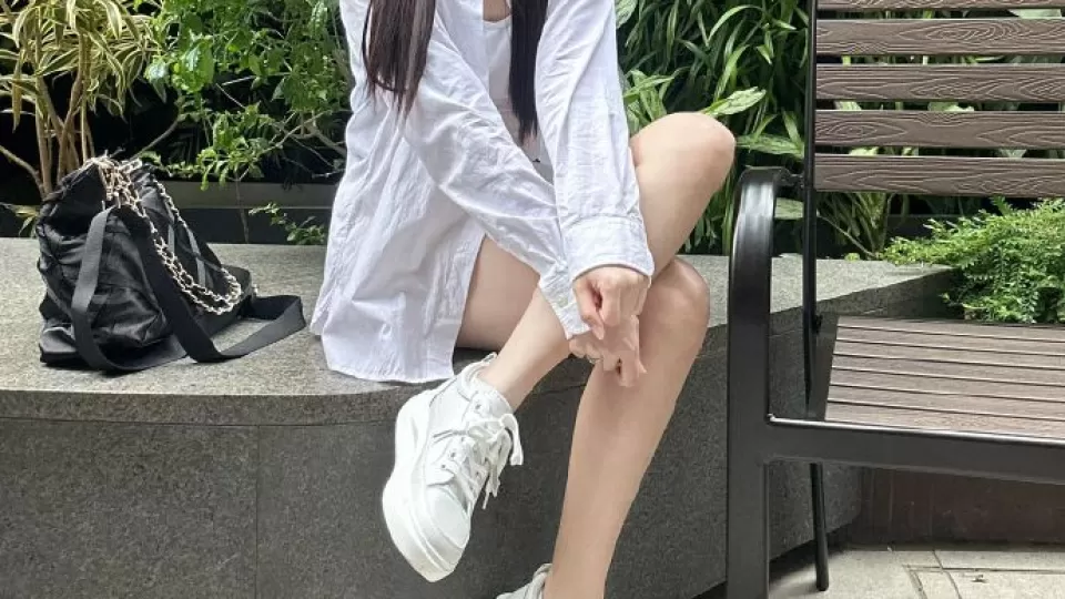 每日精选主题大赛校花与每日校园大赛：原创视频《奖品住在活动室》播放预览封面